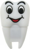 Фото - USB-флешка Uniq Smiling Tooth 16 ГБ