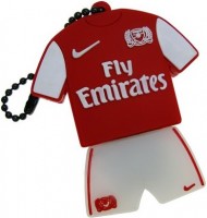 Фото - USB-флешка Uniq Football Uniform Arsenal Fabrigas 3.0 8 ГБ