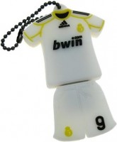 Фото - USB-флешка Uniq Football Uniform Ronaldo 64 ГБ