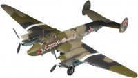 Фото - Збірна модель Zvezda Soviet Dive Bomber Petl Yakov PE-2 (1:72) 