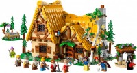 Zdjęcia - Klocki Lego Snow White and the Seven Dwarfs Cottage 43242 