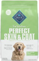 Zdjęcia - Karm dla psów Blue Buffalo True Solutions Perfect Skin/Coat Salmon 10.8 kg 