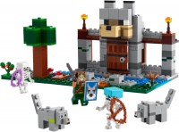 Конструктор Lego The Wolf Stronghold 21261 