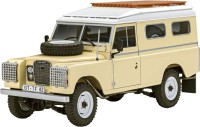 Фото - Збірна модель Revell Land Rover Series III LWB (1:24) 