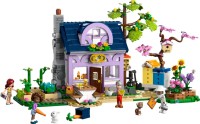 Конструктор Lego Beekeepers House and Flower Garden 42669 