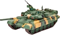 Фото - Збірна модель Revell Battle Tank T-90 (1:72) 
