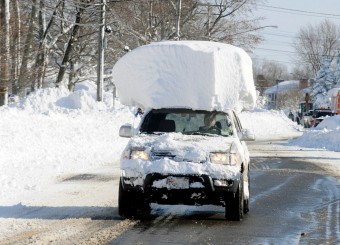 Co powinno być w każdym samochodzie zimą
