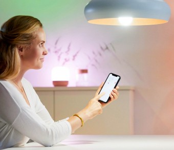 «Розумне» світло: ТОП-5 смарт-лампочок для будинку під цоколь E27